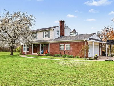 319 Greenridge Dr NW
