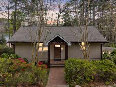 328 Harbor Dr