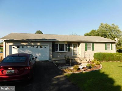 40 Mary Jane Ln