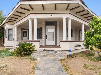 209 N Diana St