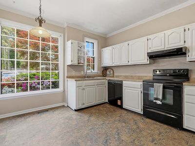 902 Albany Ct