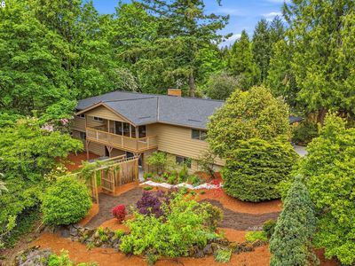 600 SW Viewmont Dr