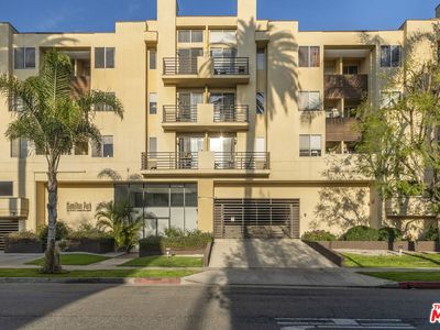 112 N Hamilton Dr Unit 305
