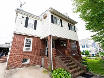 143 Main St