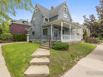901 Wealthy St SE