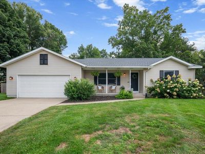 3702 Mesa Ct NE