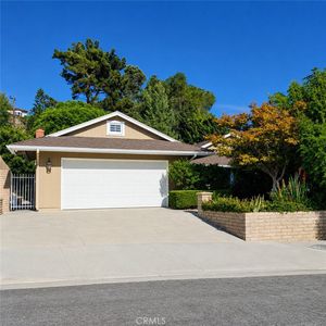 2552 Fontezuela Dr