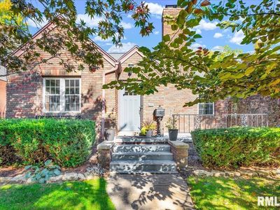 317 W Corrington Ave