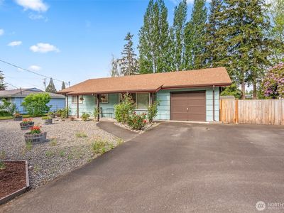 2002 Cascade Place W