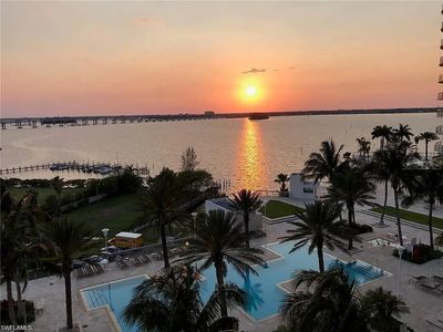3000 OASIS GRAND BOULEVARD #1002
