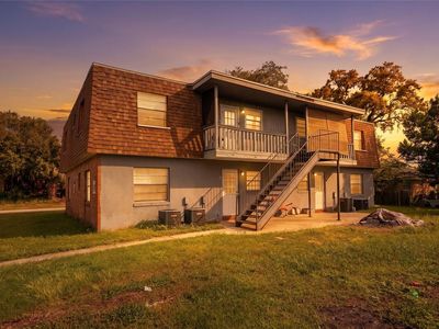 656 WILLIAMSBURG DRIVE