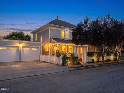 213 Short St