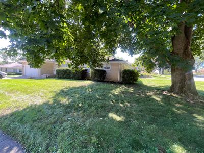 3303 Greenwood Ave