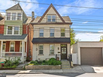 322 New Holland Ave