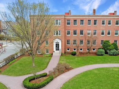 36 Browne St APT 2