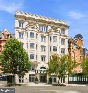 2501 Pennsylvania Ave NW APT 5C