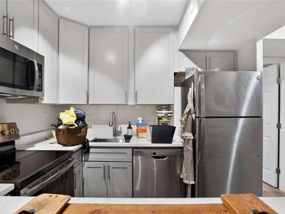 1765 Coliseum St #224