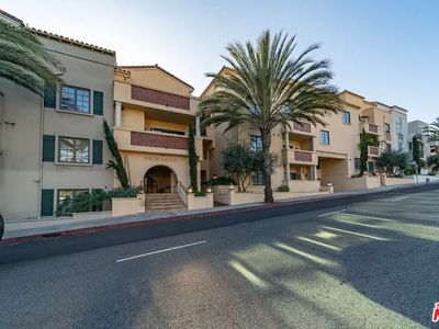 851 N San Vicente Blvd APT 309