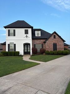 522 Falling Water Cir
