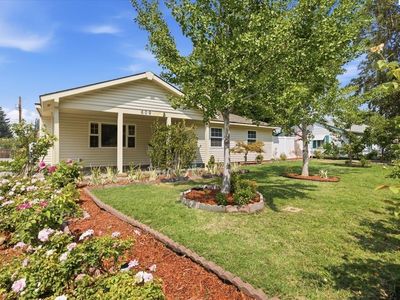 609 Basswood Ave