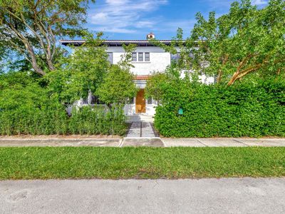 1629 S Lakeside Drive