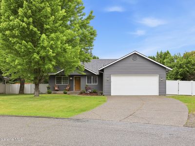 699 E Cloverleaf Dr