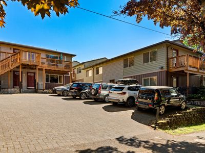 6908 N Philadelphia Ave