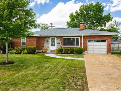 5939 Hilgard Pl