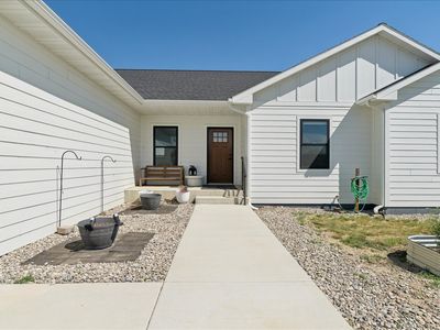 1002 4th Ln NE