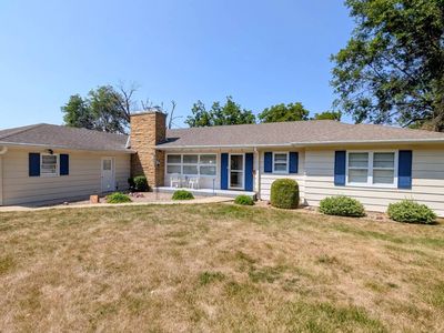 600 Thielen St