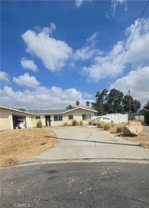 454 E Mariposa Dr