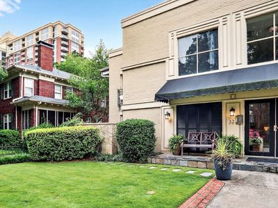 32 28th St NW APT 201