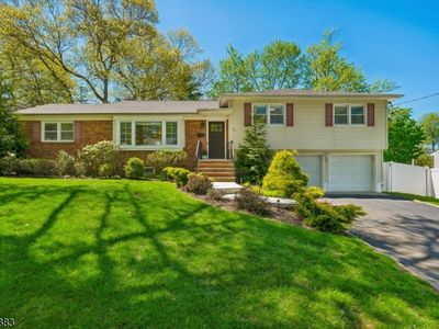 44 WOODLAND AVENUE