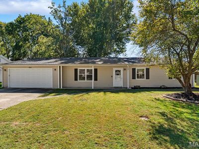 210 Meadow Dr