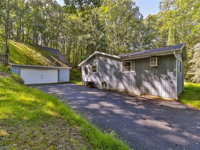 335 Shady Oaks Dr E