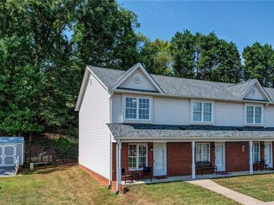 525 Highland Park Dr