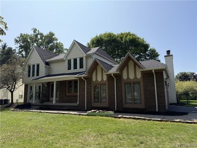 Property at 2 Greencastle Ln, Williamsville, NY