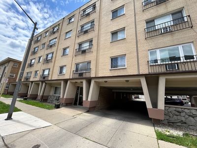 2920 N Harlem Ave APT 4G