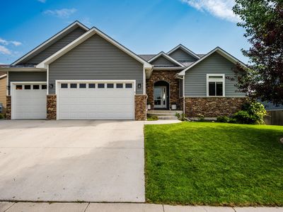 477 Bluebird Ln