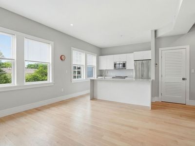 717 Centre St
