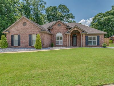 636 Larkin Ln