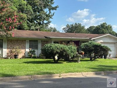 807 Westlawn Dr