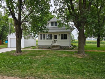 104 Bertha Ave S