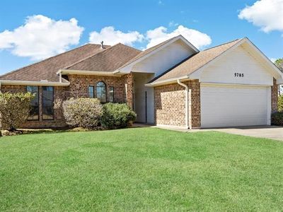 5785 Phyllis Ln