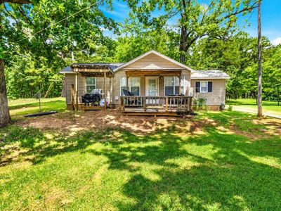 201 Lakeshore Dr