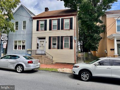 226 S 9th St