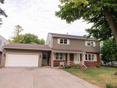 Property at 409 N Plum St, Vermillion, SD
