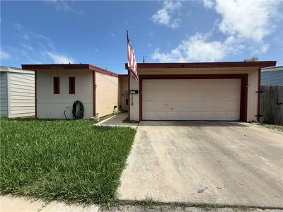 Property at 32 S Commonsway Dr, Portland, TX