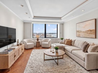 85 E India Row APT 23A