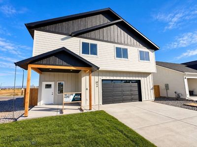 858 Accolade Loop